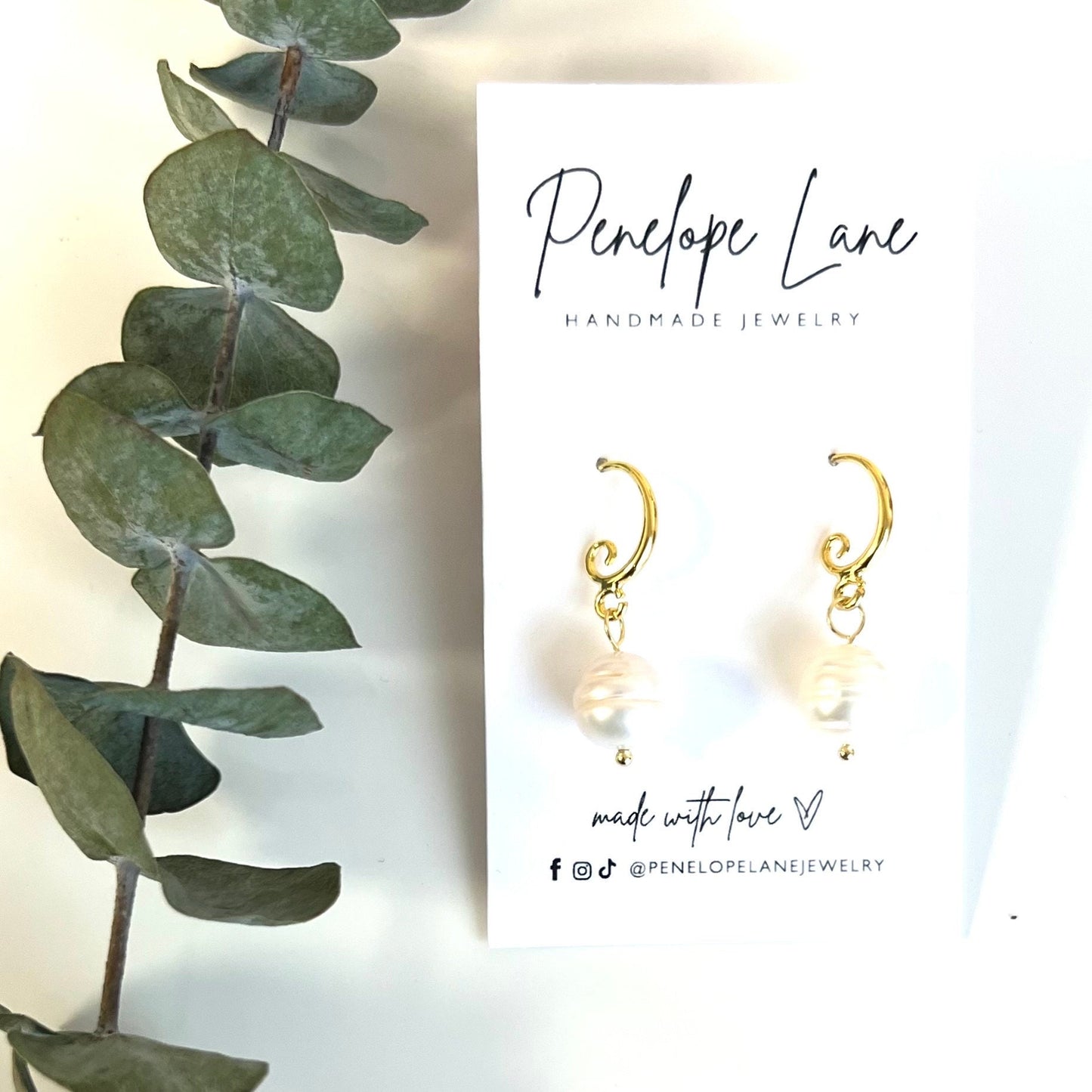 Pearl Freshwater Gold Dangle Earrings
